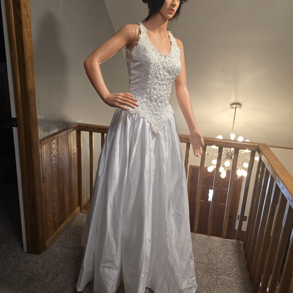 Justine White Lace Wedding Dress SIZE 4